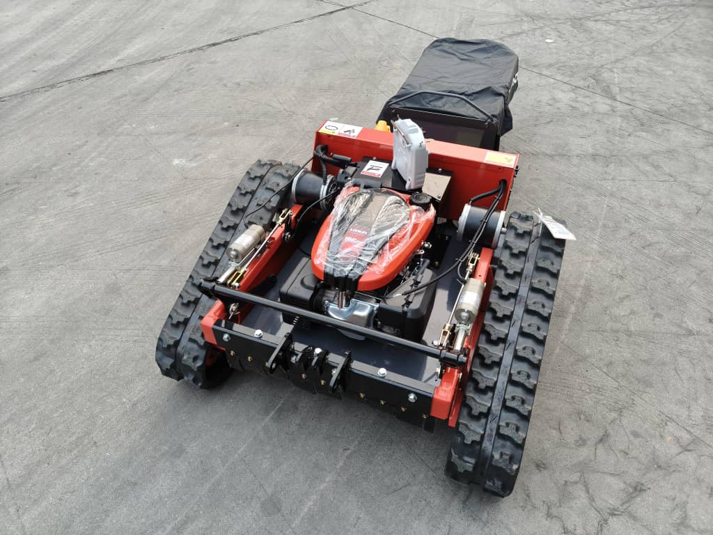 Trinciaerba radiocomandato a lame con raccoglitore